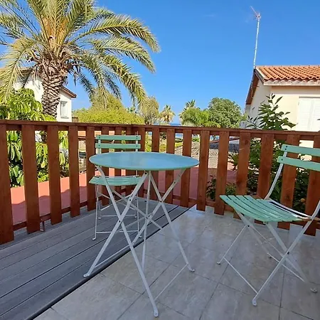 Comfortable 2br Seaside House & Free Parking Larnaca