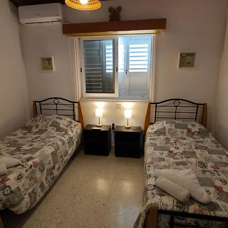 Comfortable 2br Seaside House & Free Parking Daire *