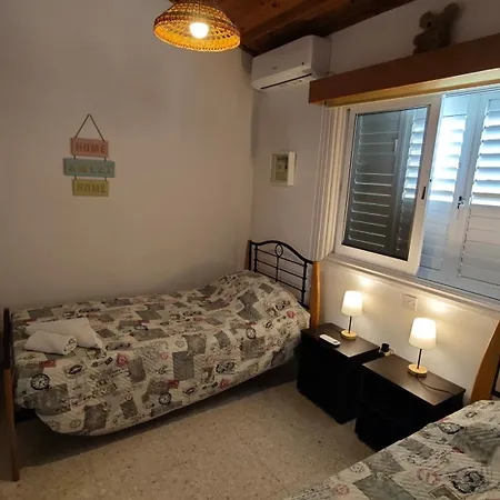 Comfortable 2br Seaside House & Free Parking