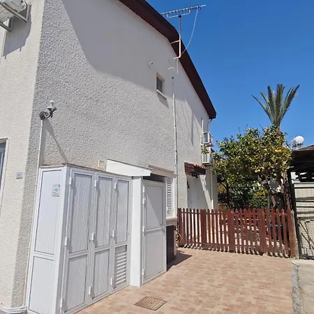 Comfortable 2br Seaside House & Free Parking Daire