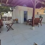 Comfortable 2br Seaside House & Free Parking Lárnaca