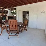Comfortable 2br Seaside House & Free Parking Lejlighed