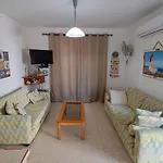 Comfortable 2br Seaside House & Free Parking Larnaca