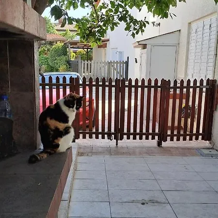 Apartament Comfortable 2br Seaside House & Free Parking