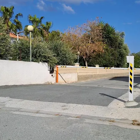 Apartmán Comfortable 2br Seaside House & Free Parking Larnaca