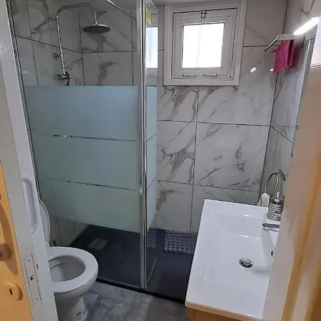 Comfortable 2br Seaside House & Free Parking Apartament Larnaca