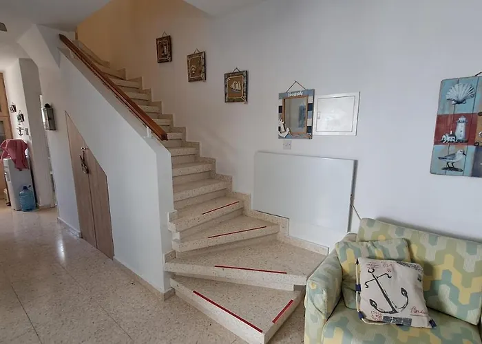 Comfortable 2br Seaside House & Free Parking Ларнака