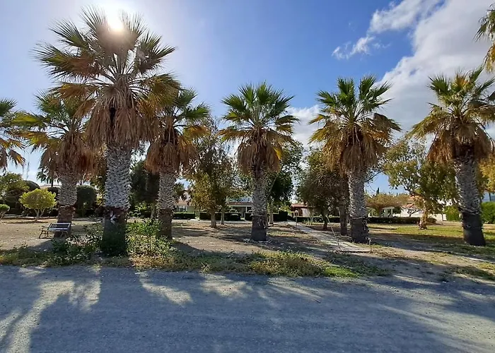 Апартаменти Comfortable 2br Seaside House & Free Parking