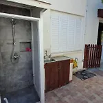 아파트 Comfortable 2br Seaside House & Free Parking *