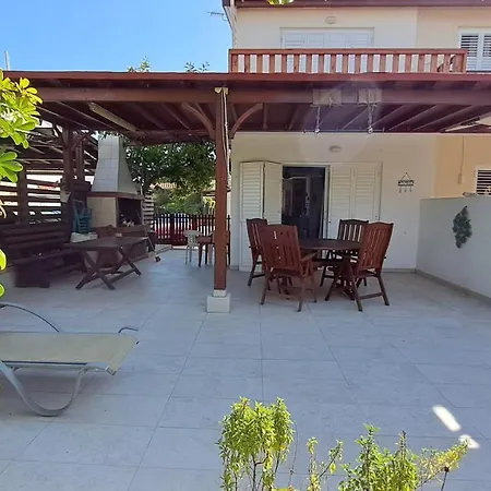 Comfortable 2br Seaside House & Free Parking Larnaka