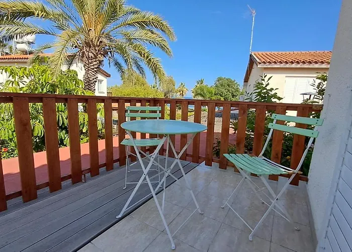 Comfortable 2br Seaside House & Free Parking לרנקה