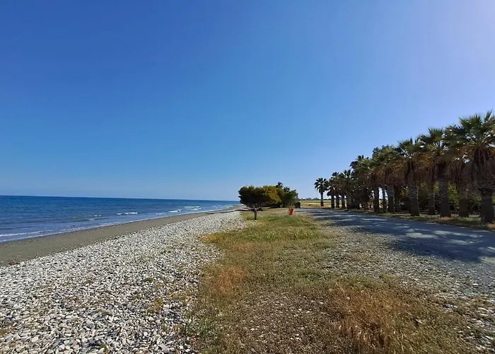 Comfortable 2br Seaside House & Free Parking Apartment Larnaka