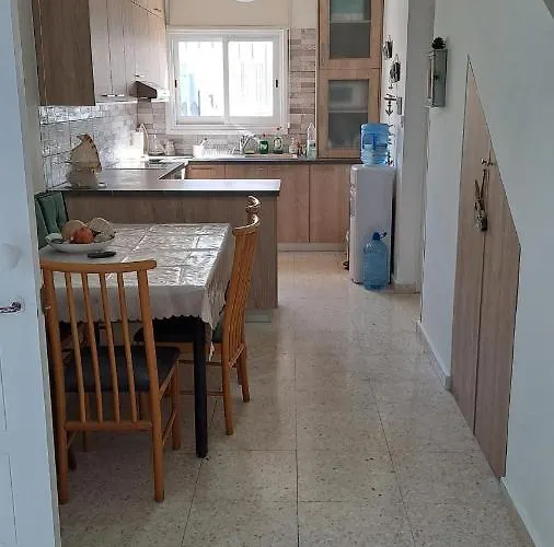Comfortable 2br Seaside House & Free Parking * Larnaka